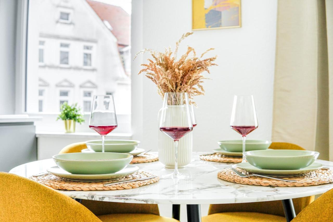 Homefy Come-Together Apartment - Balkon - Aufzug - Free Parking - Smart Tvs Essen Exteriör bild